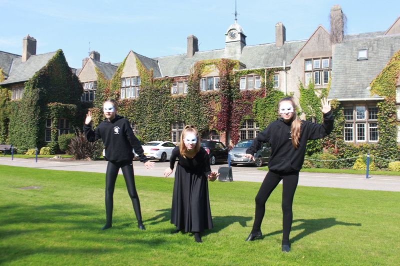 Image of LAMDA pupils' mime lesson using mask work