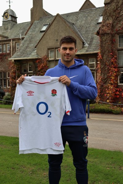 Image of Old Kirkhamian and England Rugby player, Dan Kelly, visits KGS